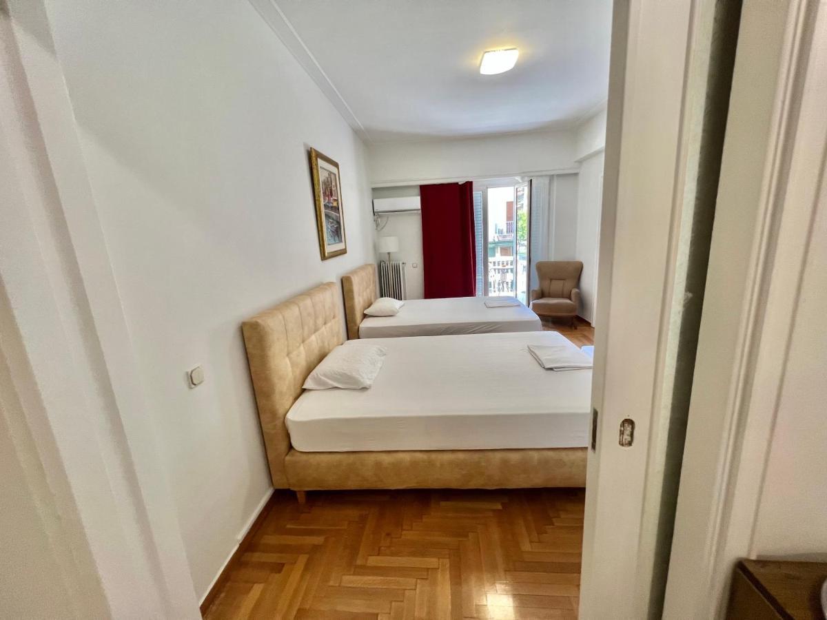 Victoria Grand Palace Apartments Атина Екстериор снимка
