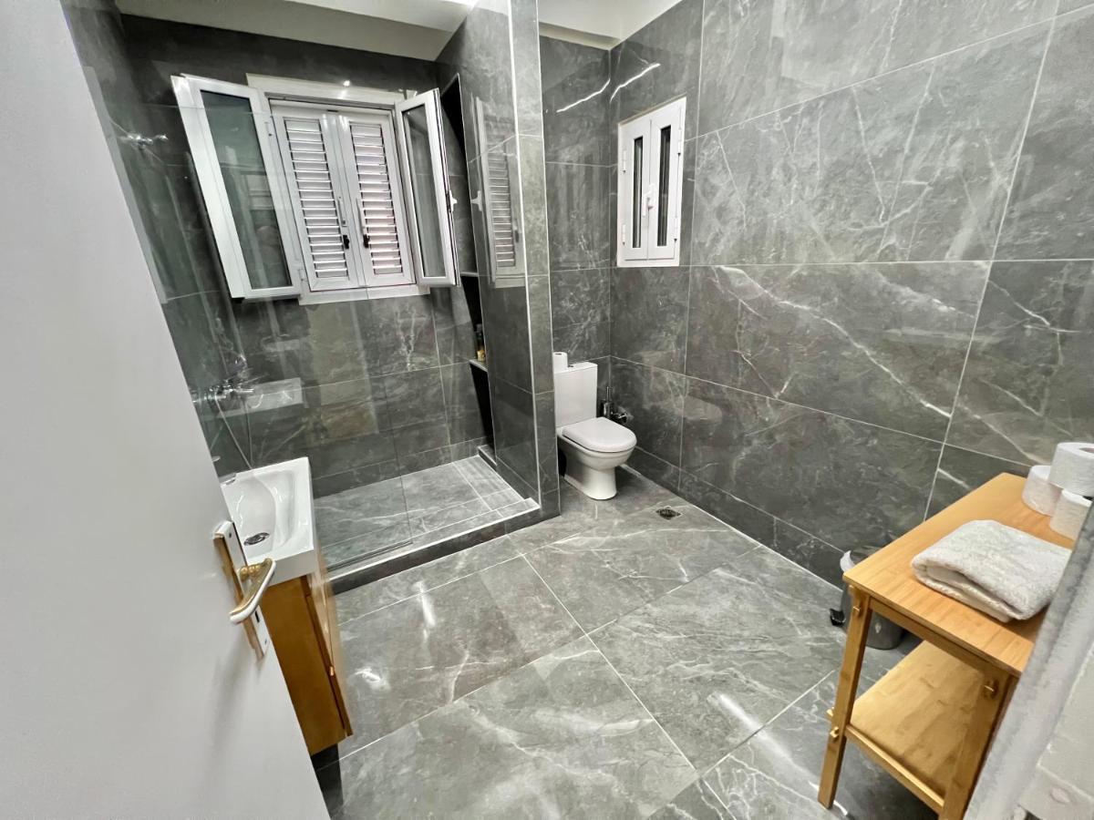 Victoria Grand Palace Apartments Атина Екстериор снимка