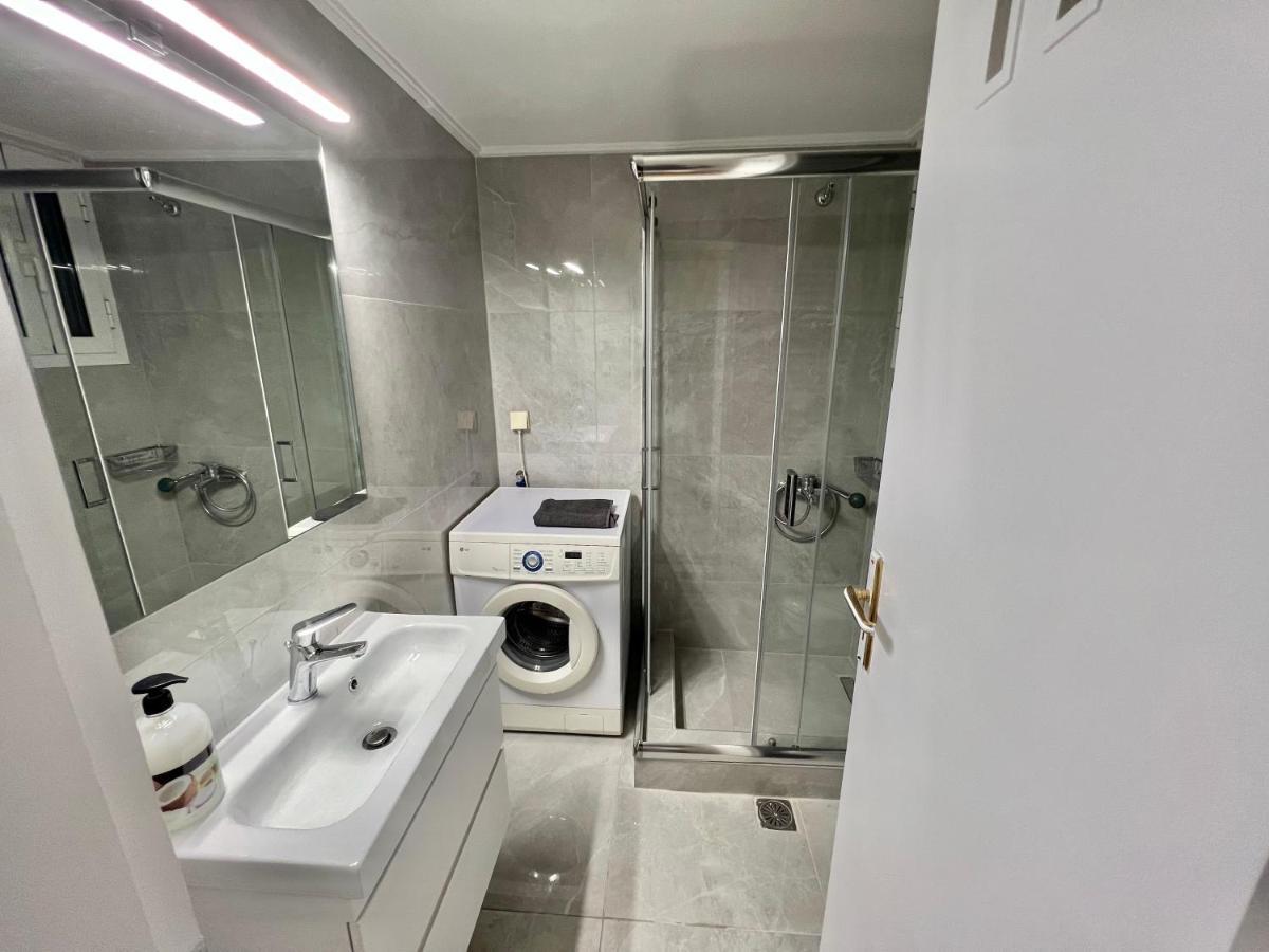 Victoria Grand Palace Apartments Атина Екстериор снимка