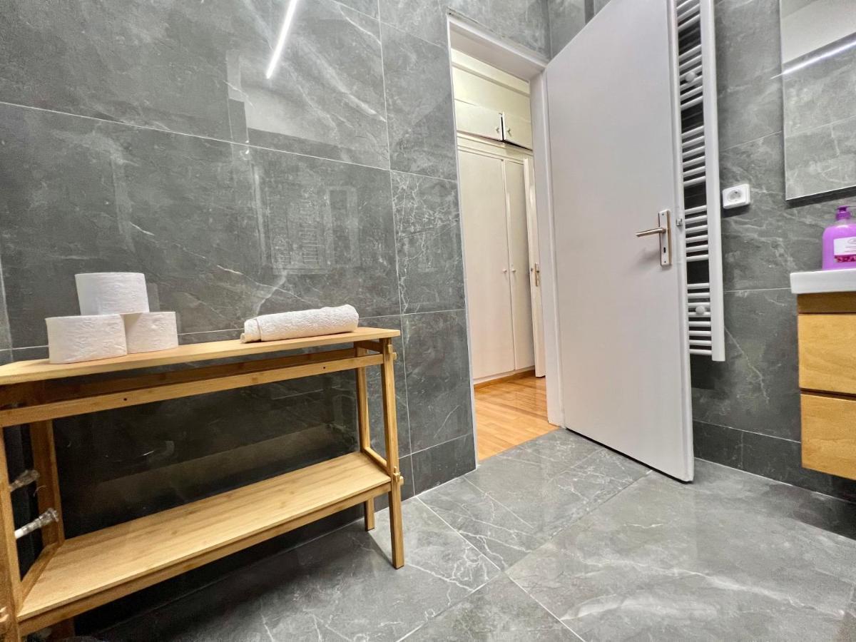 Victoria Grand Palace Apartments Атина Екстериор снимка