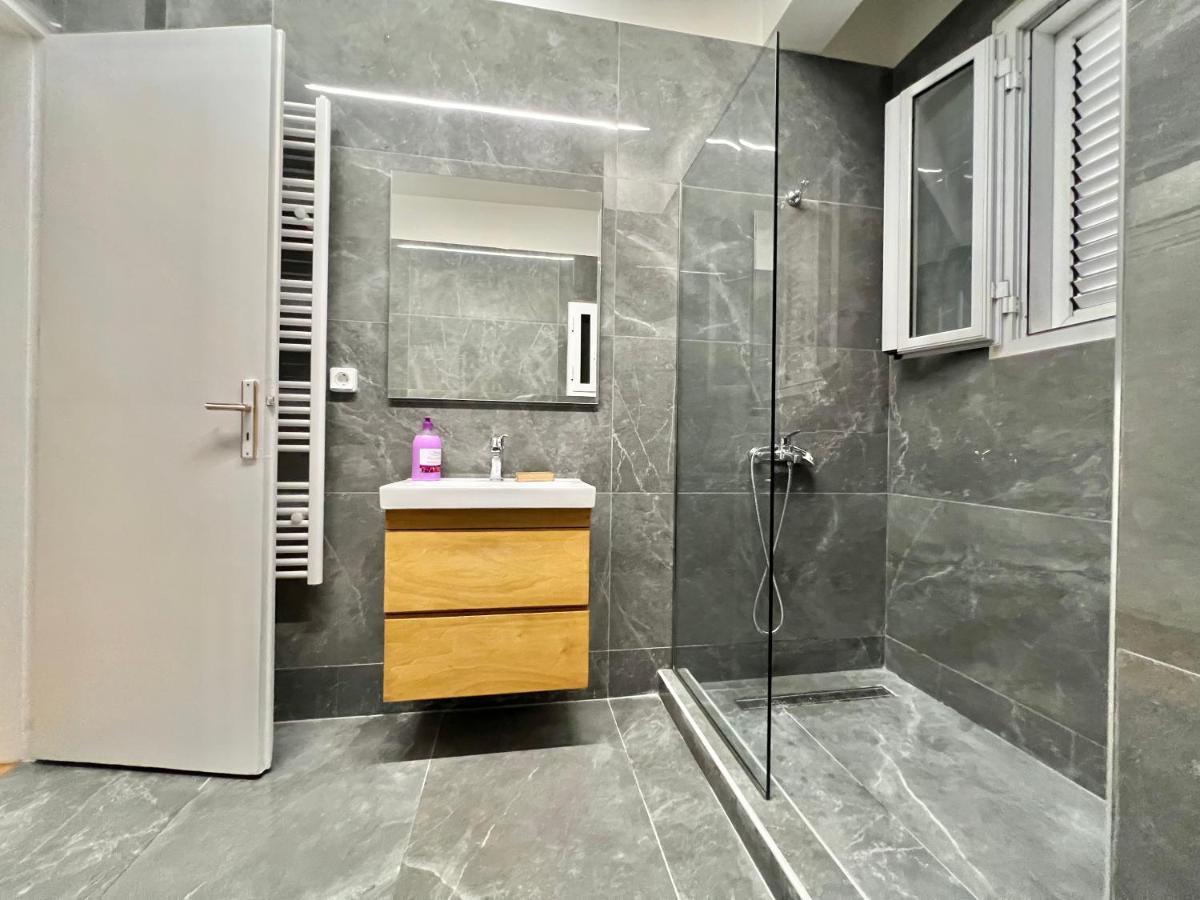 Victoria Grand Palace Apartments Атина Екстериор снимка