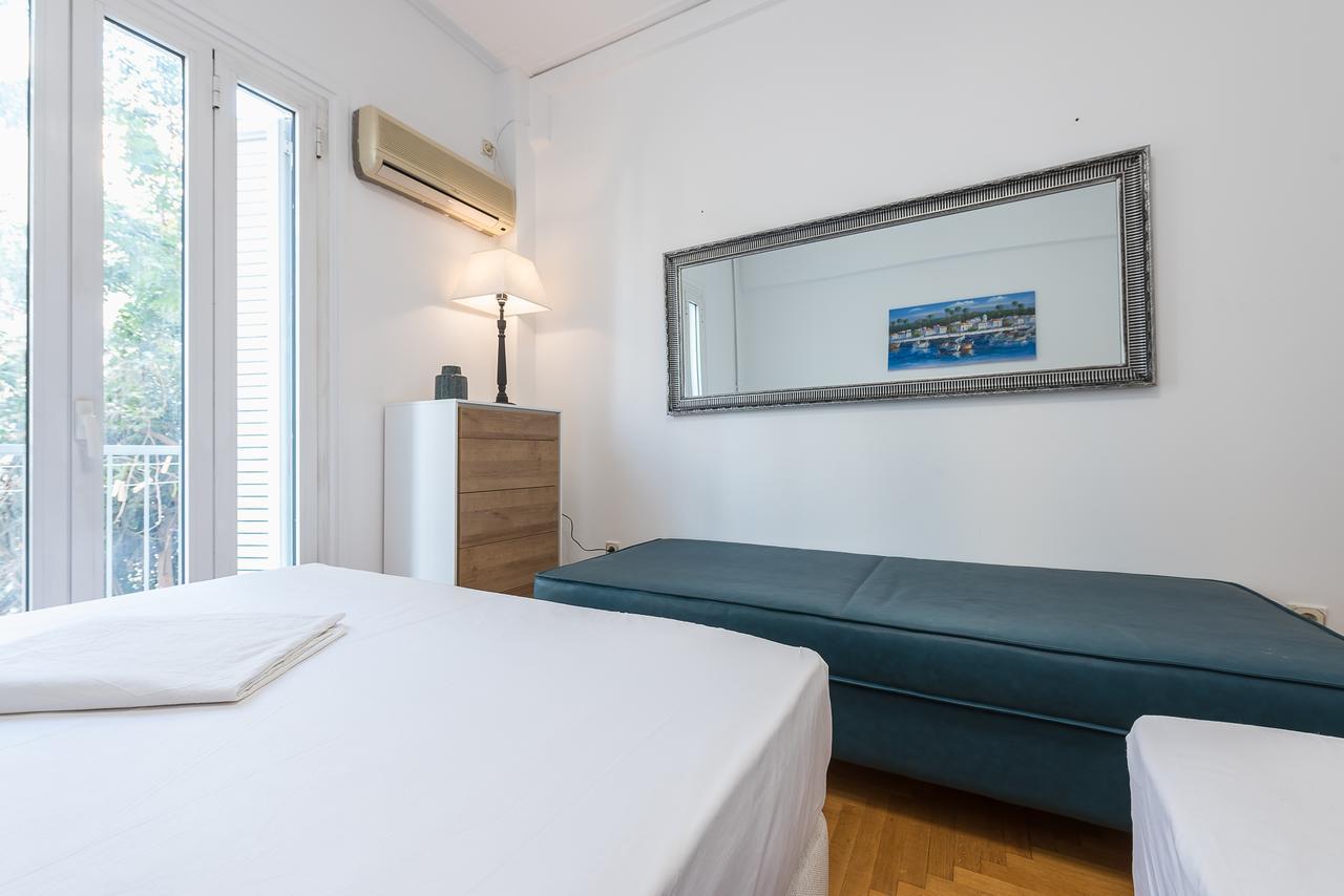 Victoria Grand Palace Apartments Атина Екстериор снимка