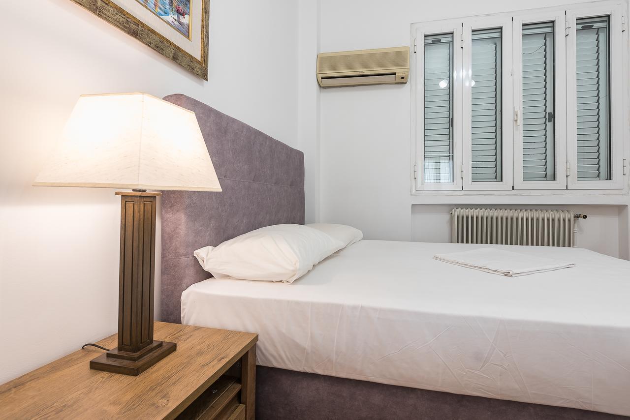 Victoria Grand Palace Apartments Атина Екстериор снимка