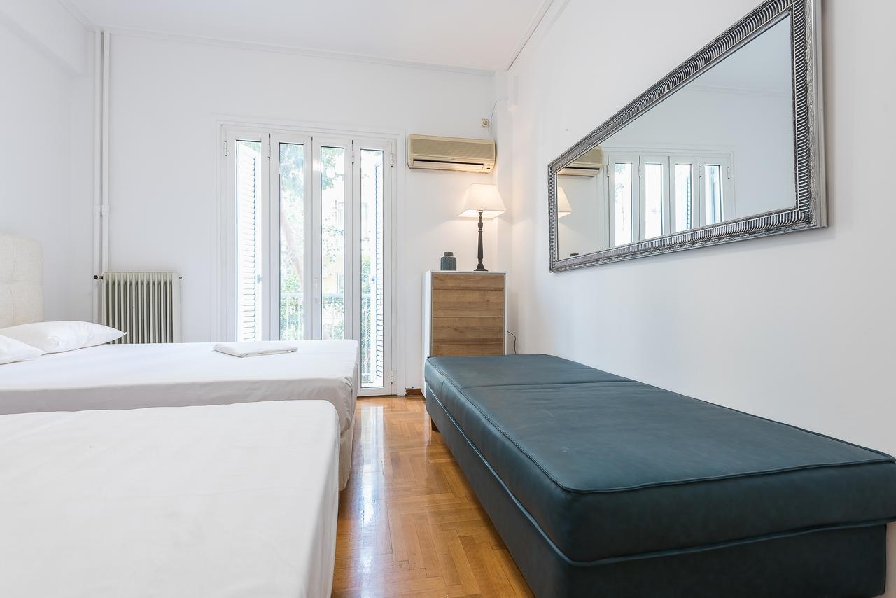 Victoria Grand Palace Apartments Атина Екстериор снимка